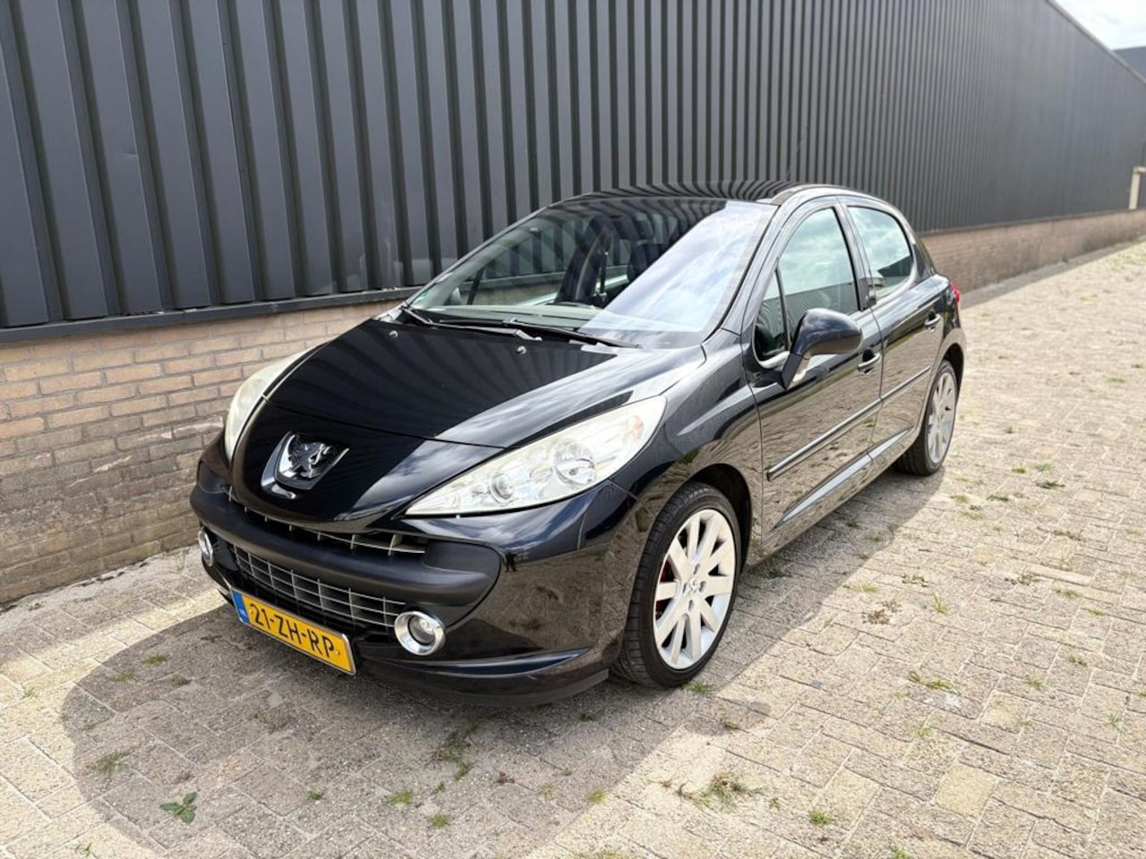 Peugeot 207 - 1.6-16V T Féline AIRCO LEDER PANORAMA SPORT TURBO STOELVERWARMING APK2027 - AutoWereld.nl