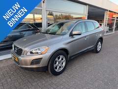 Volvo XC60 - 2.0T Kinetic | 2e eigenaar | Automaat | Achteruitrijcamera | Airco | Navigatie | Trekhaak