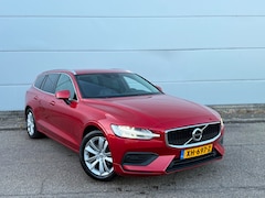 Volvo V60 - 2.0 D3 Momentum (bj 2019) AUTOMAAT|XENON|LEER|STUURVERWARMING