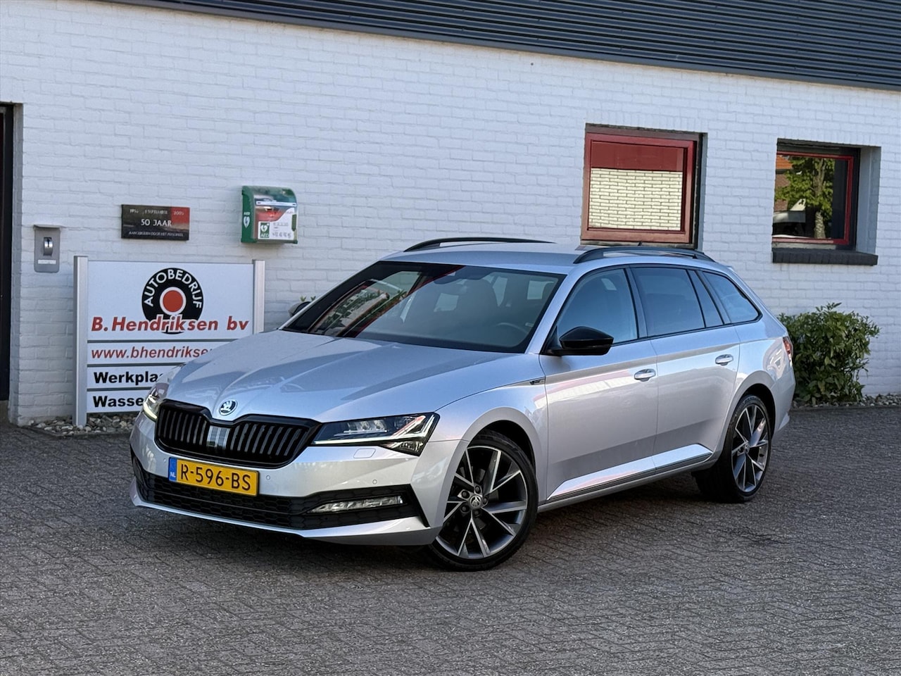 Skoda Superb Combi - 1.5 TSI Greentech ACT 150pk DSG-7 Sportline Business/ Trekhaak afneembaar/ Comfort Pack/ S - AutoWereld.nl