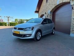 Volkswagen Polo - 1.2 TSI Style 105 Pk Xenon/LED/Climate/Cruise/Navigatie/Stoelverwarming/PDC/Elekt Ramen/El