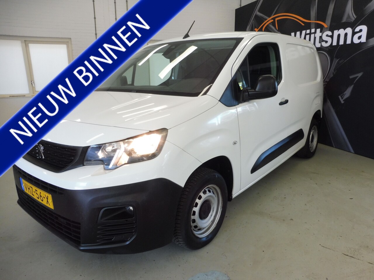 Peugeot Partner - 1.5 BlueHDI Asphalt 3 zits Camera | Navi | Cruise | PDC | NL auto | 1e eig. - AutoWereld.nl