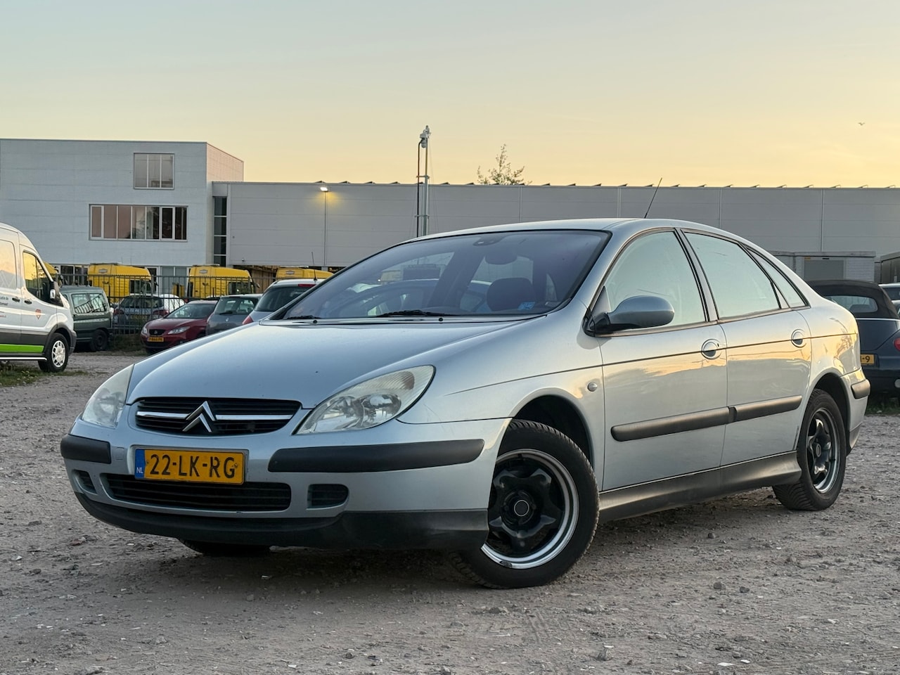 Citroën C5 - 1.8-16V Ligne Prestige/ RIJDT GOED/ZEER VEEL COMFORT - AutoWereld.nl