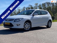 Hyundai i30 - 1.4i i-Drive Cool 5DRS AIRCO Leder-Int NAP Stoel-Verwaring Goed Ondehouden