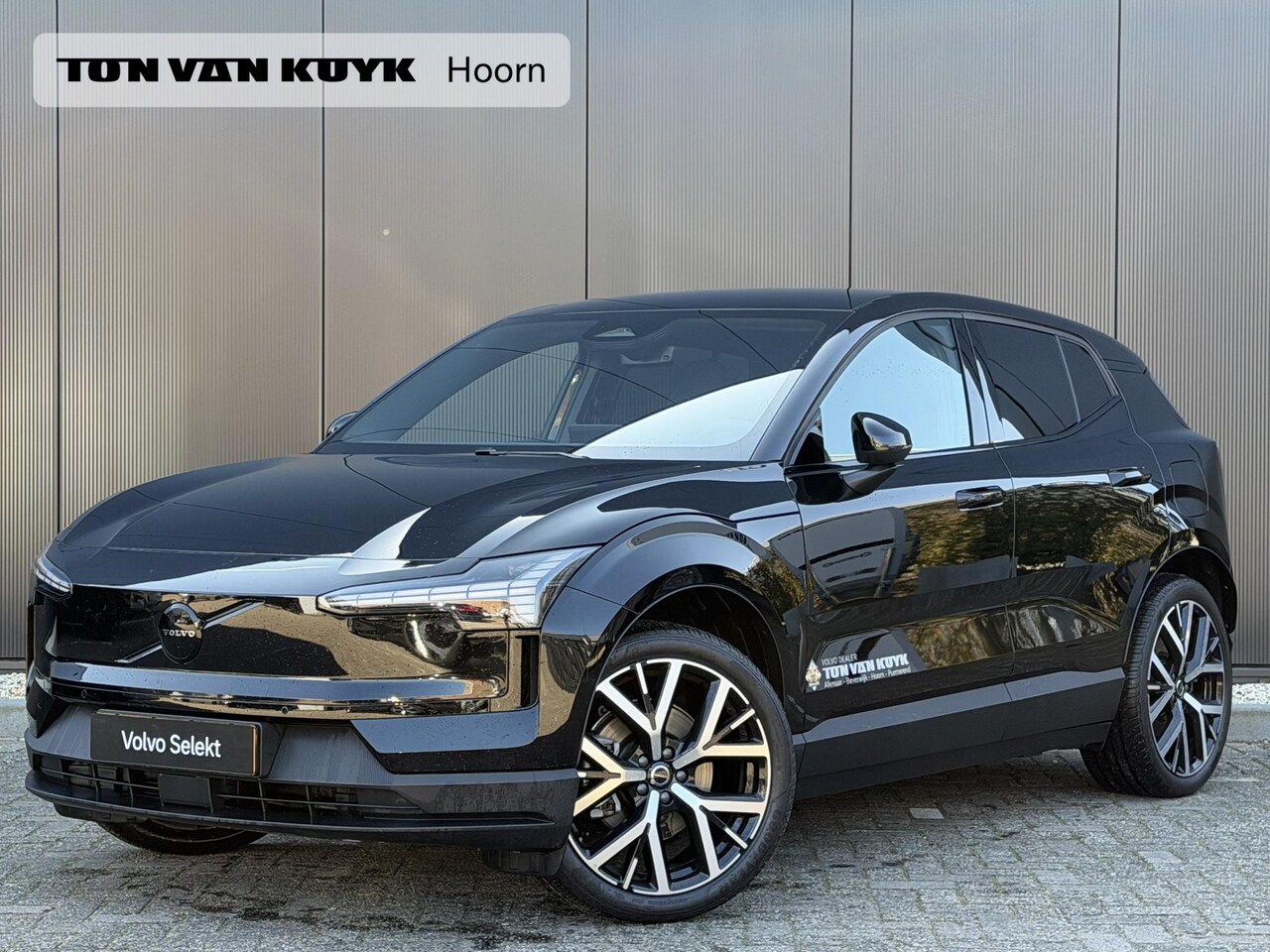Volvo EX30 - Single Motor Ext Range Plus Black Ed Europa 69 kWh Elek. stoelen / 20 inch / Camera / Elek - AutoWereld.nl