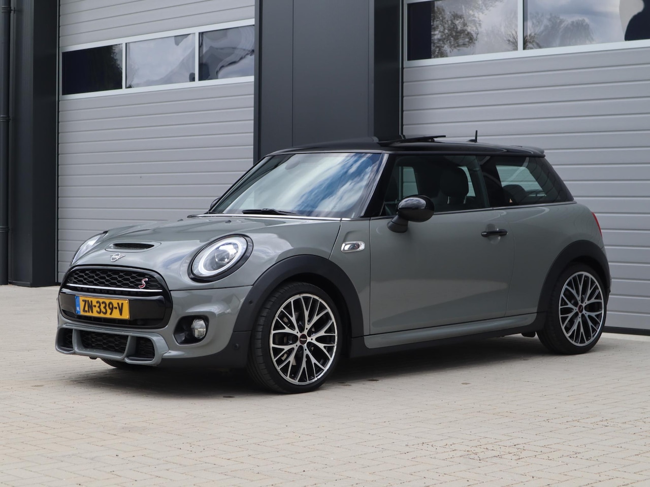 MINI Cooper S - Knightsbridge Edition | Pano | HUD | Orig. NL ! - AutoWereld.nl