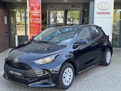 Toyota Yaris - 1.5 Hybrid 115 Comfort VOORRAADVOORDEEL VAN €27.990 VOOR 24.695 NIEUW APPLE/ANDROID CAMERA