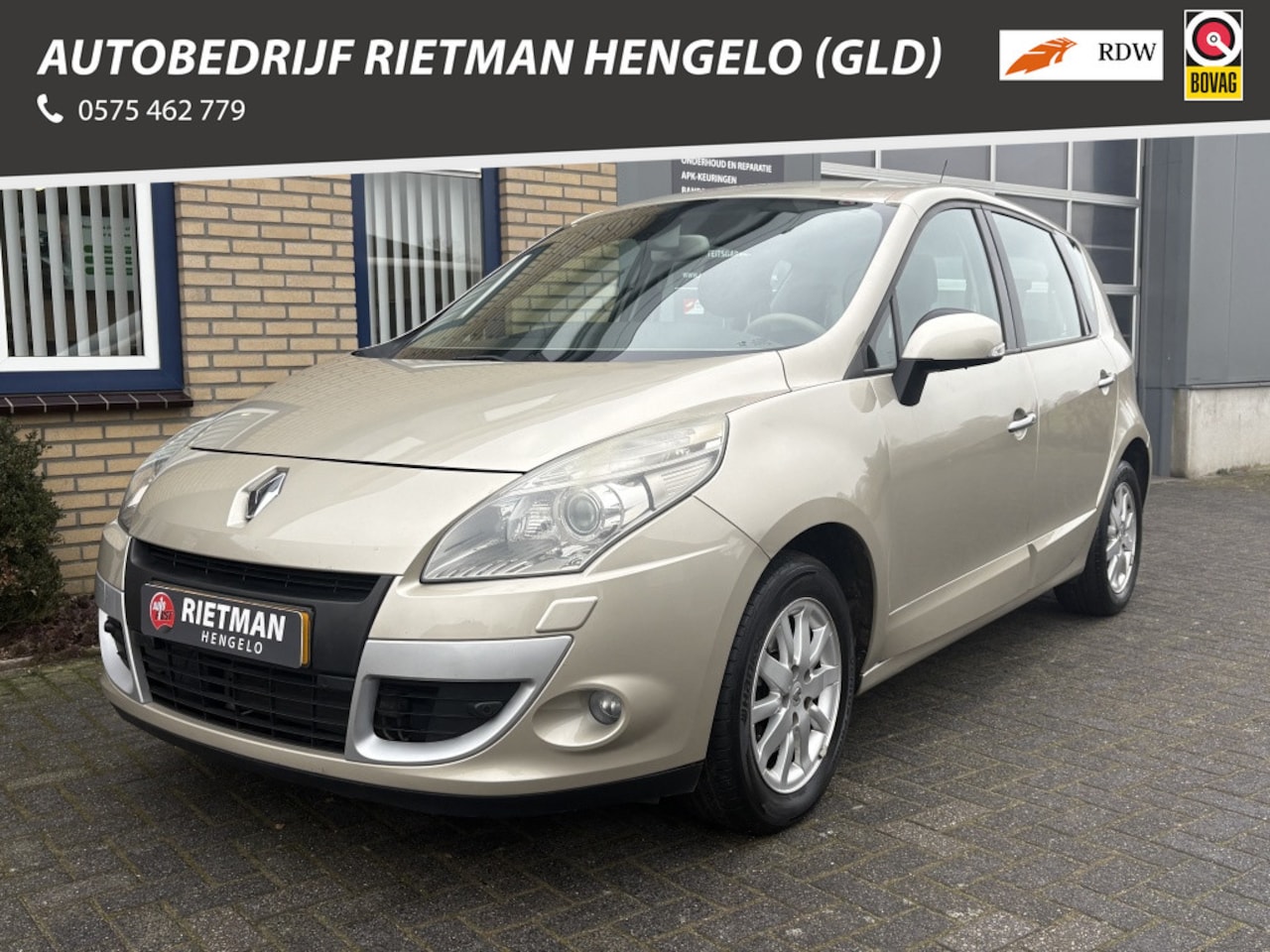 Renault Scénic - 2.0 Privilege CAMERA-STOELVERWRMNG-TREKHAAK- CRUISE -CLIMA - AutoWereld.nl