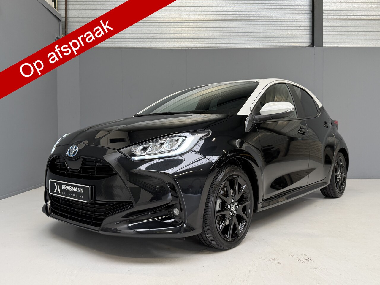 Toyota Yaris - 1.5 Hybrid Executive Bi-Tone|HUD|Blindspot|Camera|Carplay - AutoWereld.nl