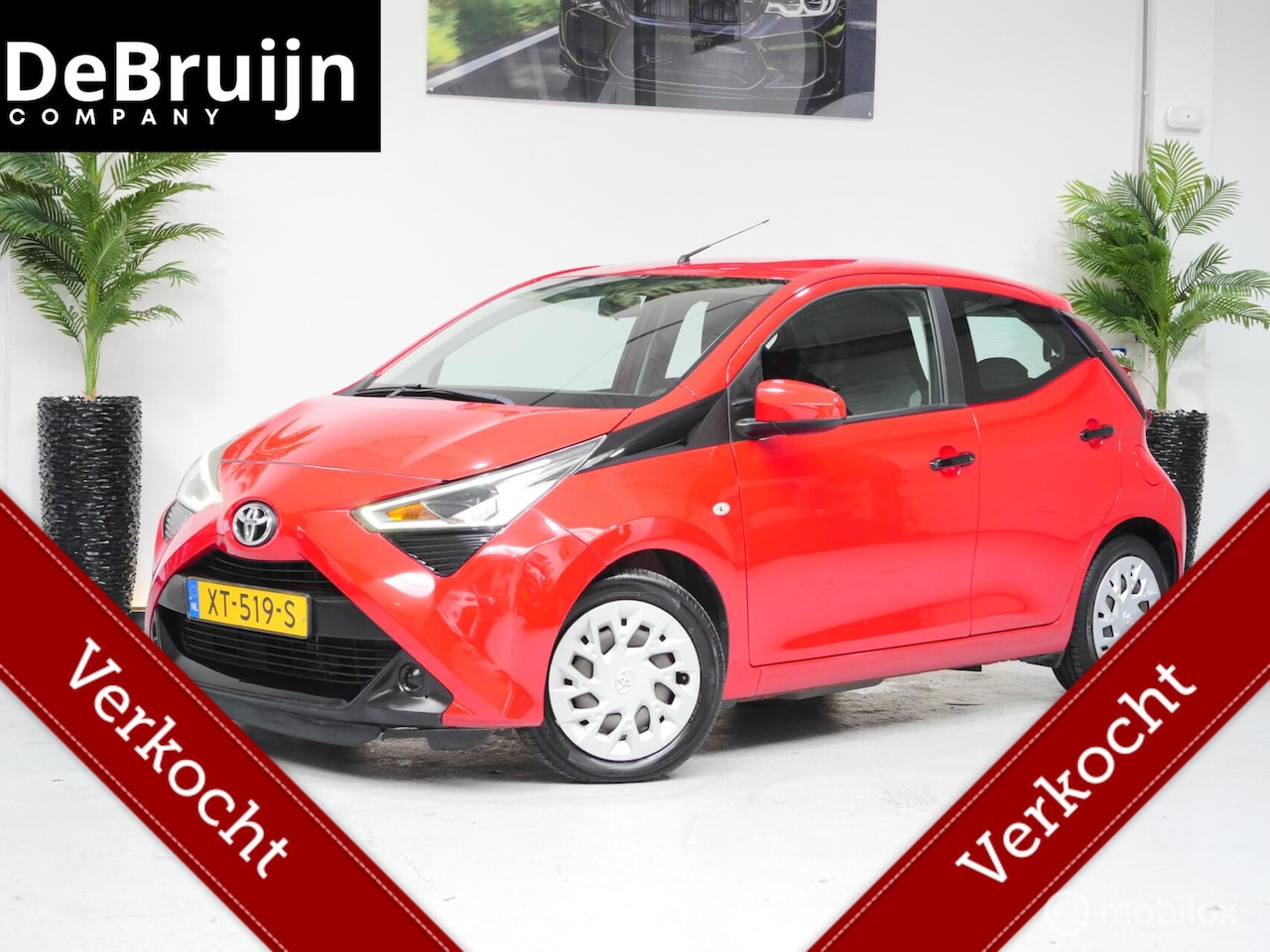 Toyota Aygo - 1.0 VVT-i x-play | Carplay | Airco | Navi | APK - AutoWereld.nl