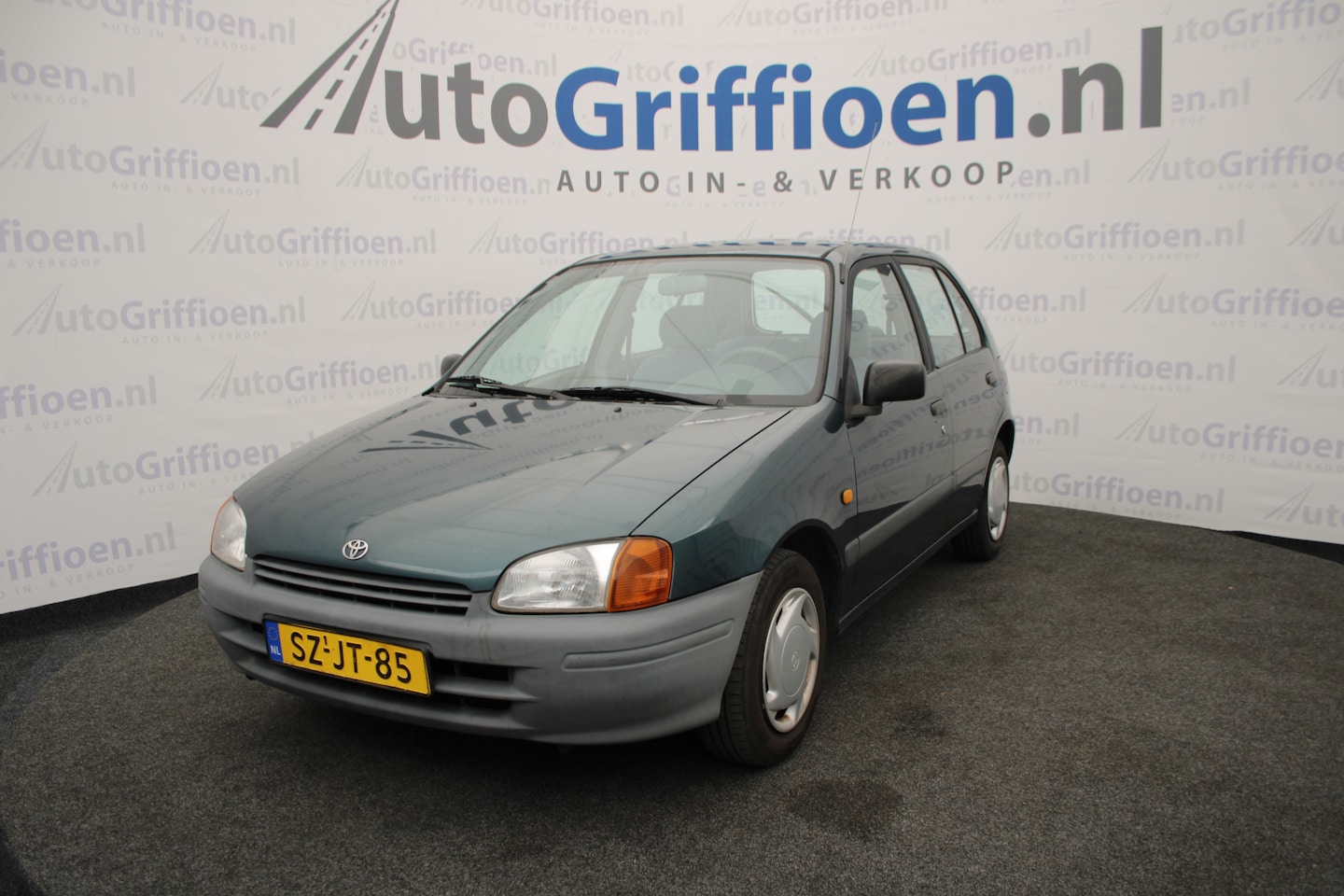 Toyota Starlet - 1.3-16V 5-drs van 1e eigenaar 5-bak met stuurbekrachtiging - AutoWereld.nl