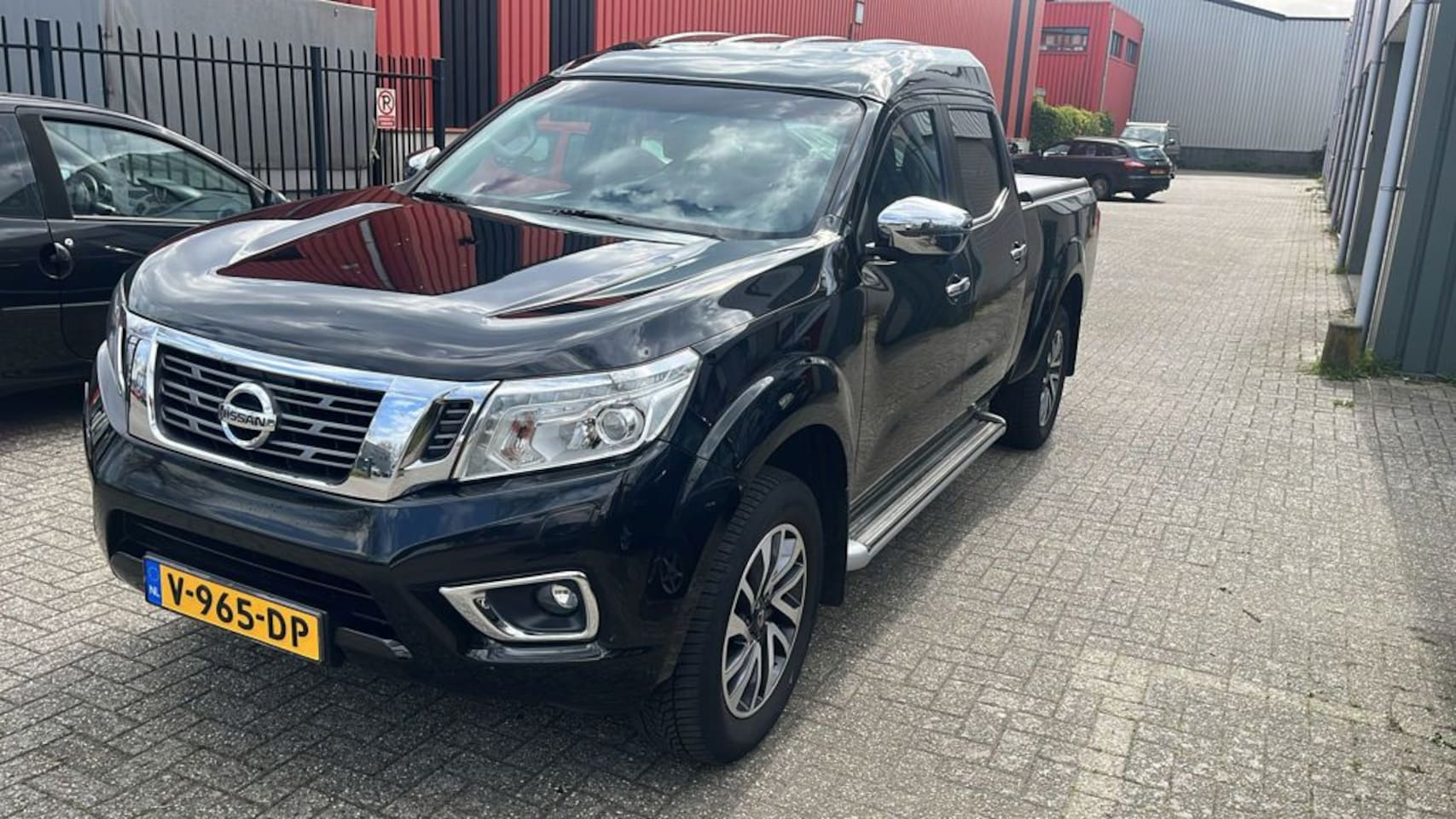 Nissan Navara - 2.3 dCi Tekna Double Cab 2.3 dCi Tekna Double Cab - AutoWereld.nl