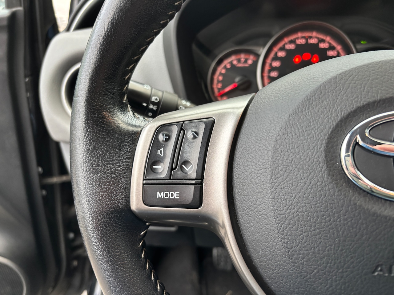 Toyota Yaris - 1.0 VVT-i Aspiration | Org-NL auto. Airco.