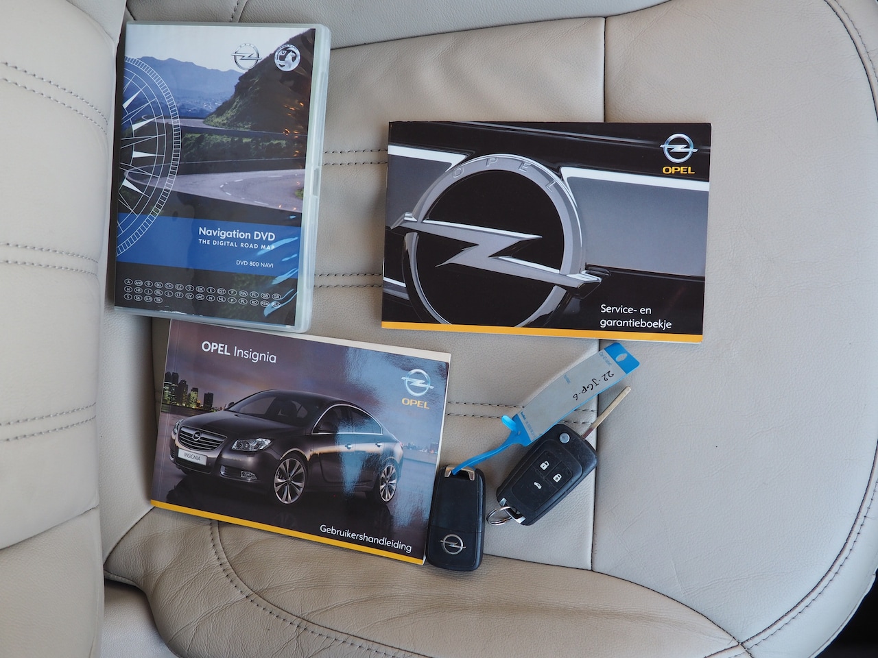 Opel Insignia - 1.6 Turbo Cosmo LUXE! LEDER TREKH. NAVI
