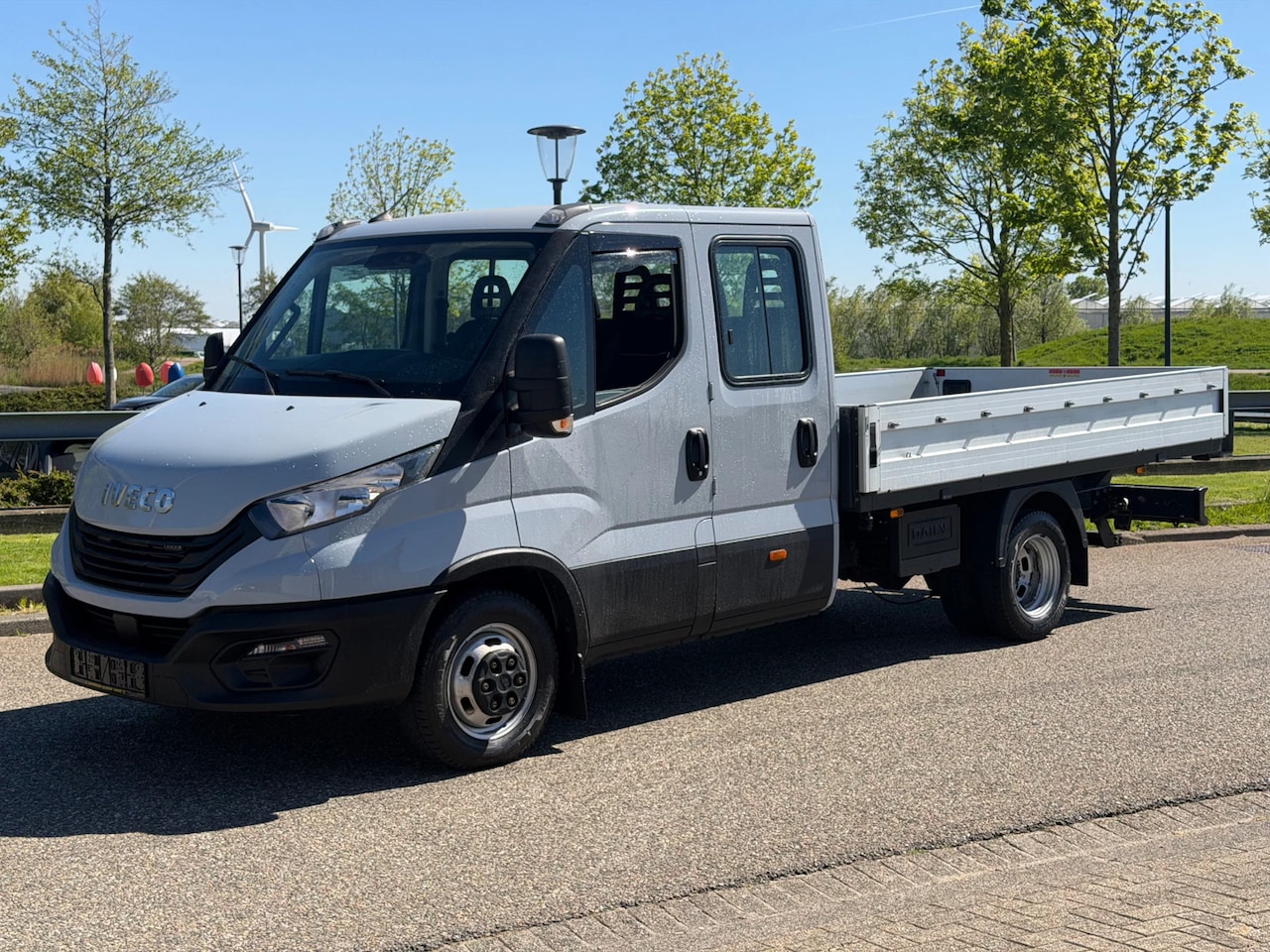Iveco Daily - 35C18 Dubbelcabine Openlaadbak Automaat Airco Cruisecontrol Trekhaak - AutoWereld.nl