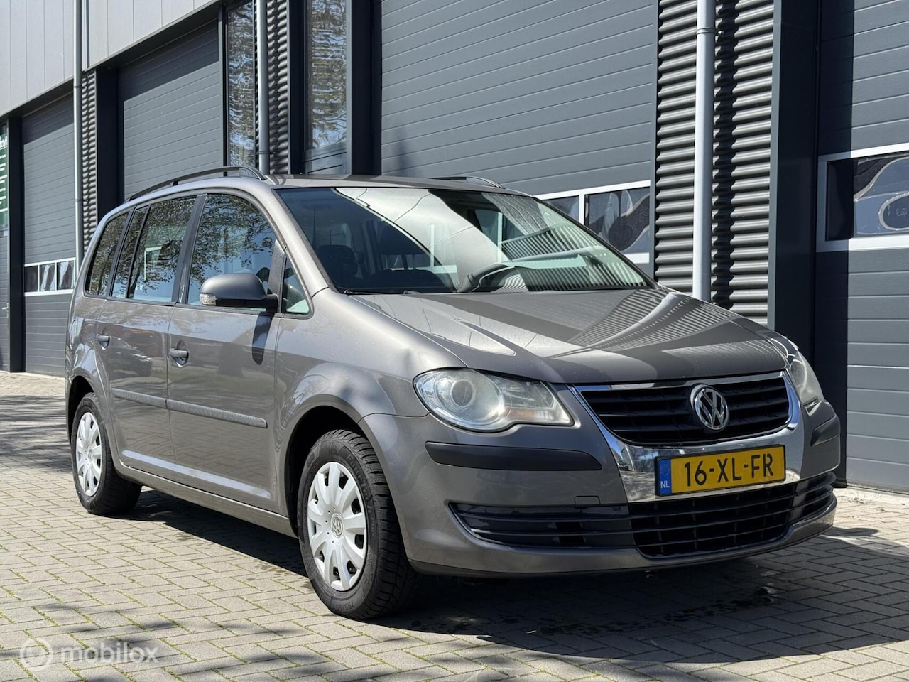 Volkswagen Touran - | AIRCO | CRUISE | TREKHAAK | NIEUWE APK - AutoWereld.nl
