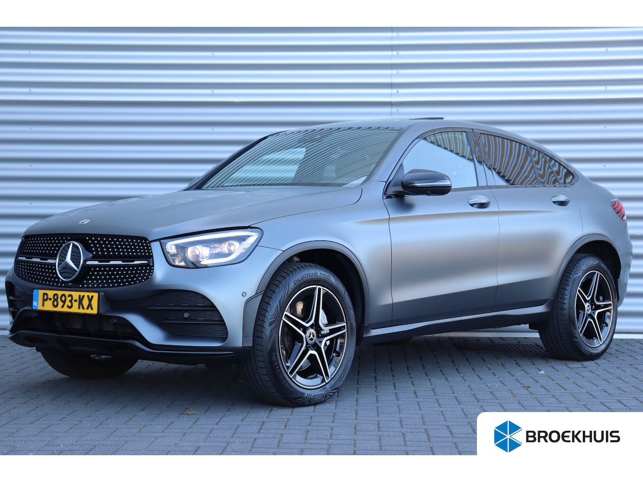 Mercedes-Benz GLC-klasse Coupé - 300e 4MATIC BUSINESS SOLUTION AMG AUTOMAAT / NAVI / LEDER / CLIMA / FULL-LED / PDC / 19" L - AutoWereld.nl
