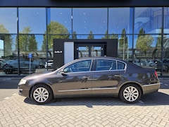 Volkswagen Passat - 1.6 FSI 85KW Highline (Handel/ Export)