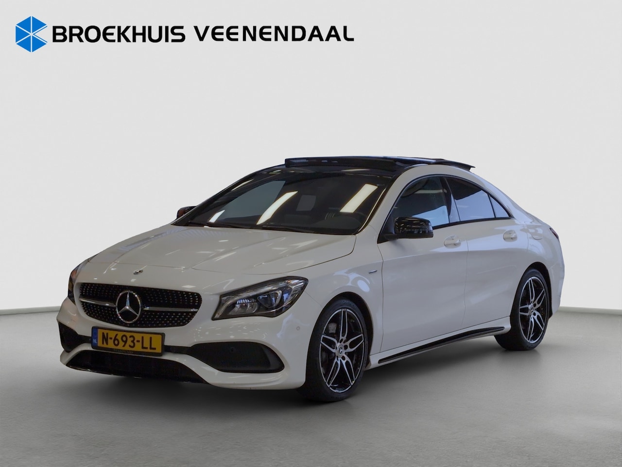 Mercedes-Benz CLA-Klasse - 250 AMG Sport 4MATIC | Panoramadak | Cruise Control | Stoelverwarming | Camera | | Achteru - AutoWereld.nl