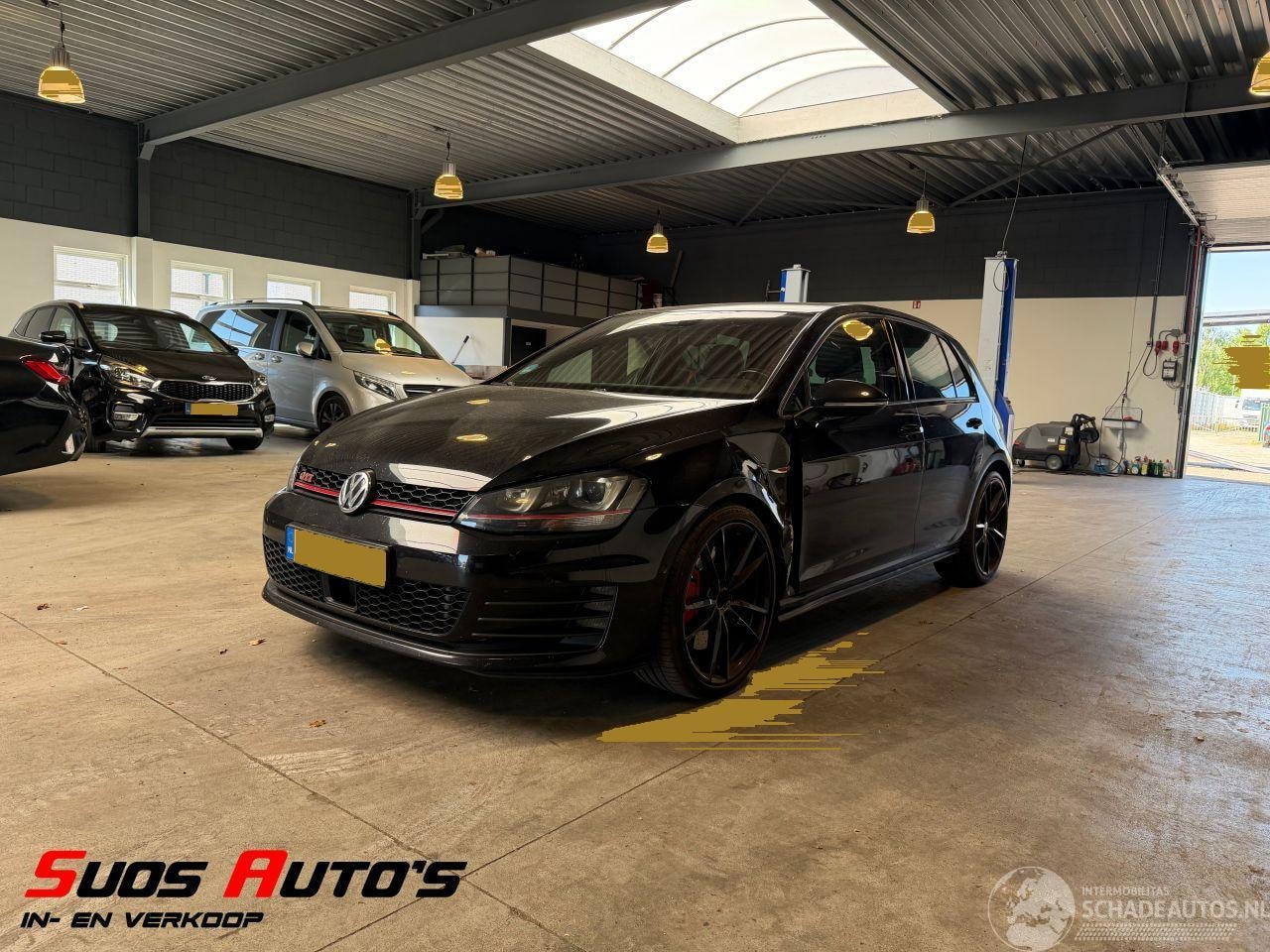 Volkswagen Golf - 2.0 TSI GTI Performance Pano Leer VOL! - AutoWereld.nl