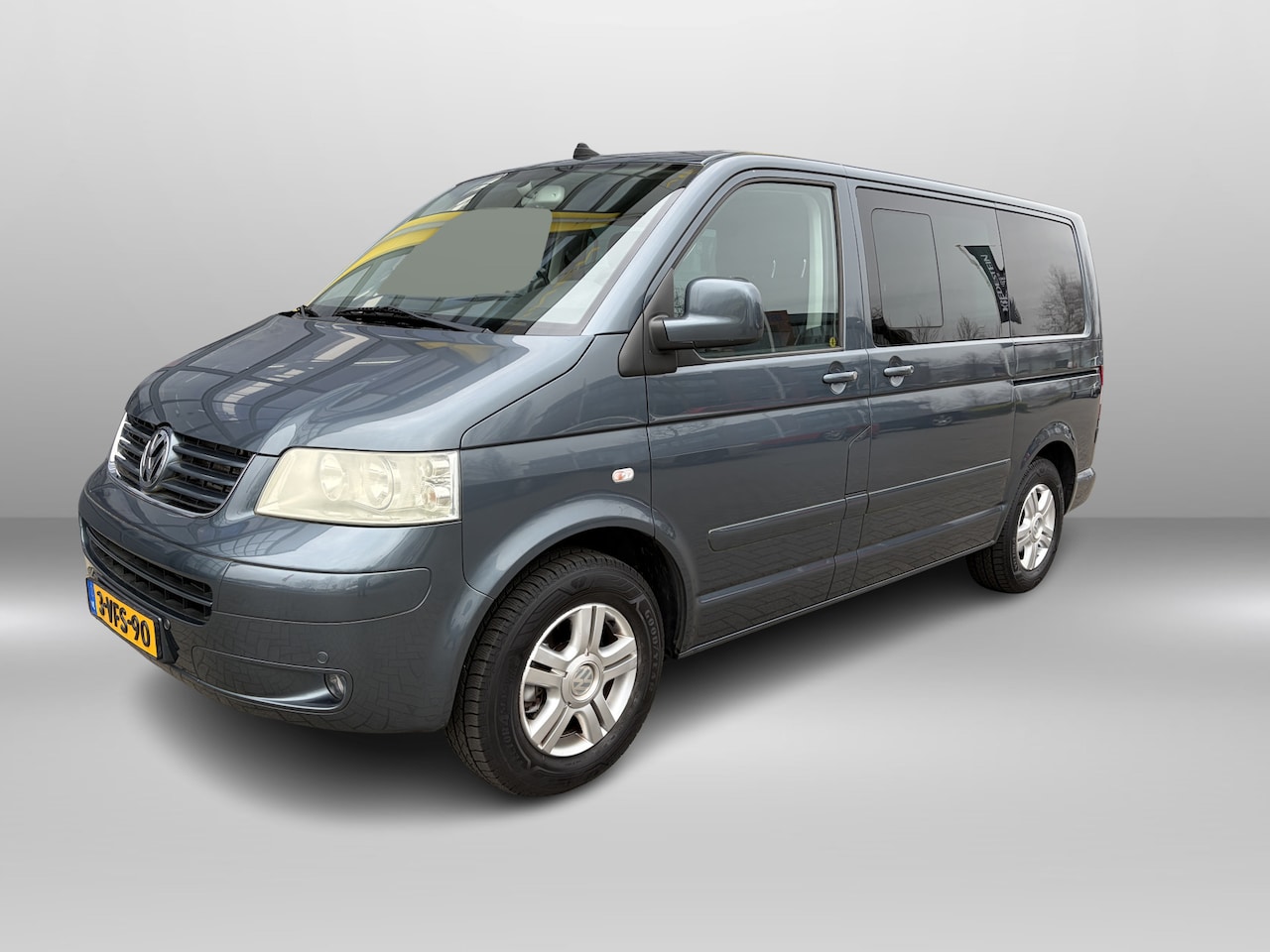 Volkswagen Transporter Multivan - 2.5 TDI Highline DC invalide oprijplaat | lage km | Stoelverwarming | Dubbele schuifdeur - AutoWereld.nl