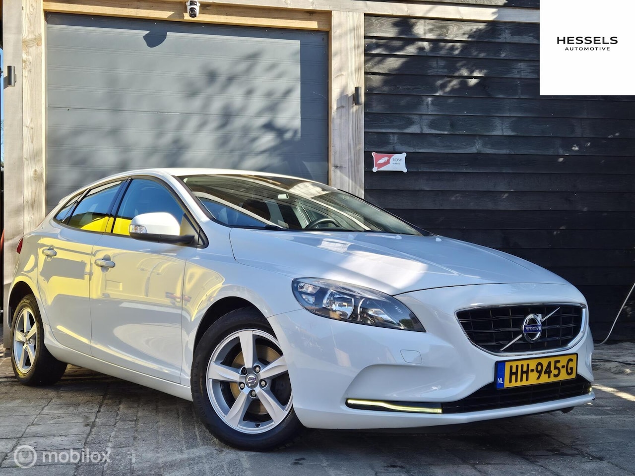 Volvo V40 - 1.6 T3 2015 Kinetic Camera, Cruise, Trekhaak - AutoWereld.nl