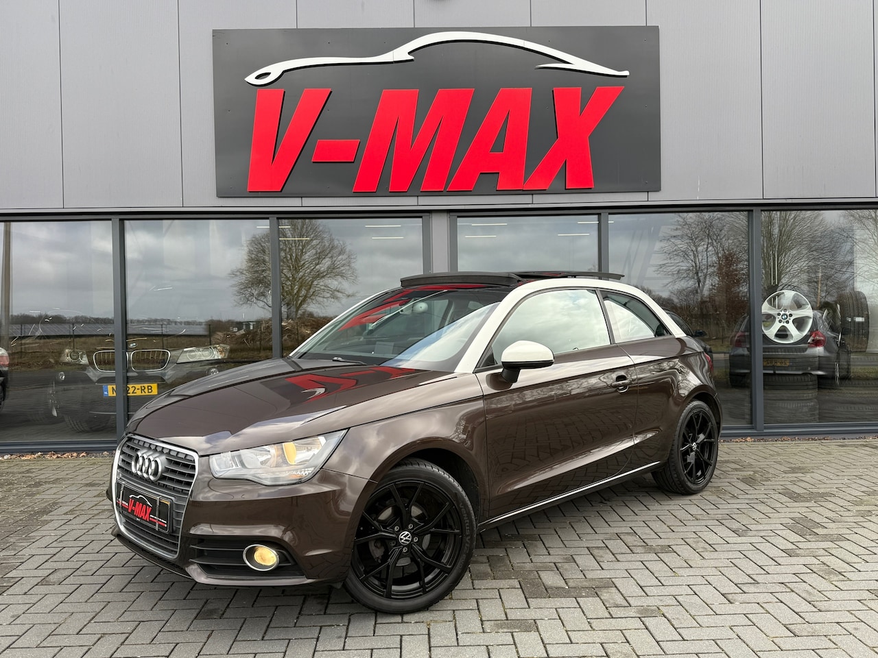 Audi A1 - 1.2 TFSI Attraction 48 DKM Panorama Navi Stoelvw PDC - AutoWereld.nl