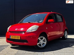 Daihatsu Sirion 2 - 1.0-12V Trend | 5-Deurs | Nieuwe APK