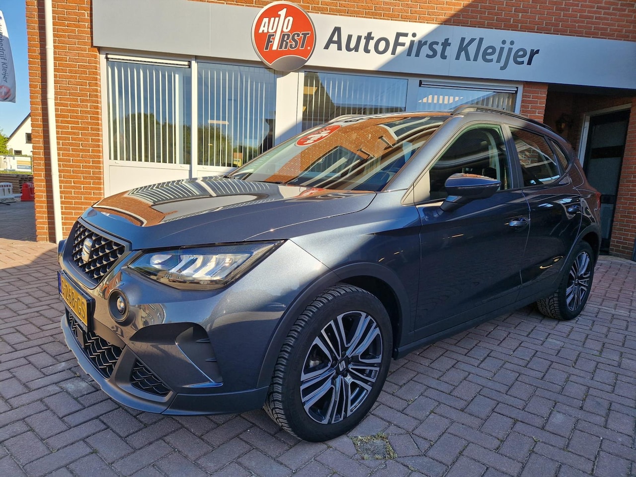 SEAT Arona - 1.0 TSI 95pk Style Carplay navigatie, All Season banden - AutoWereld.nl