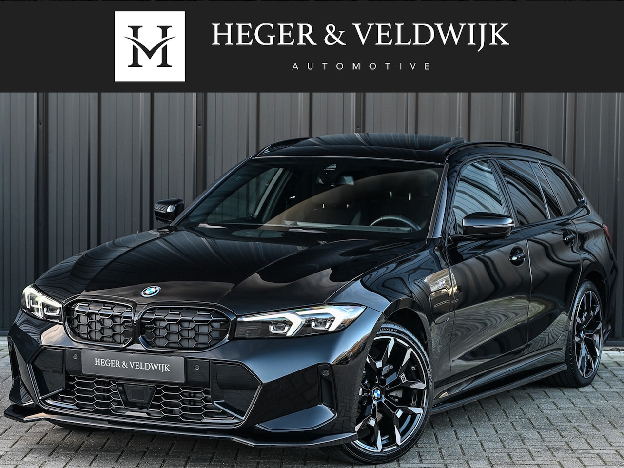 BMW 3-serie Touring - 330e xDrive M sport | Accu 19,5kWh | Trekhaak | Panorama dak  | Active Cruise | Camera  | - AutoWereld.nl
