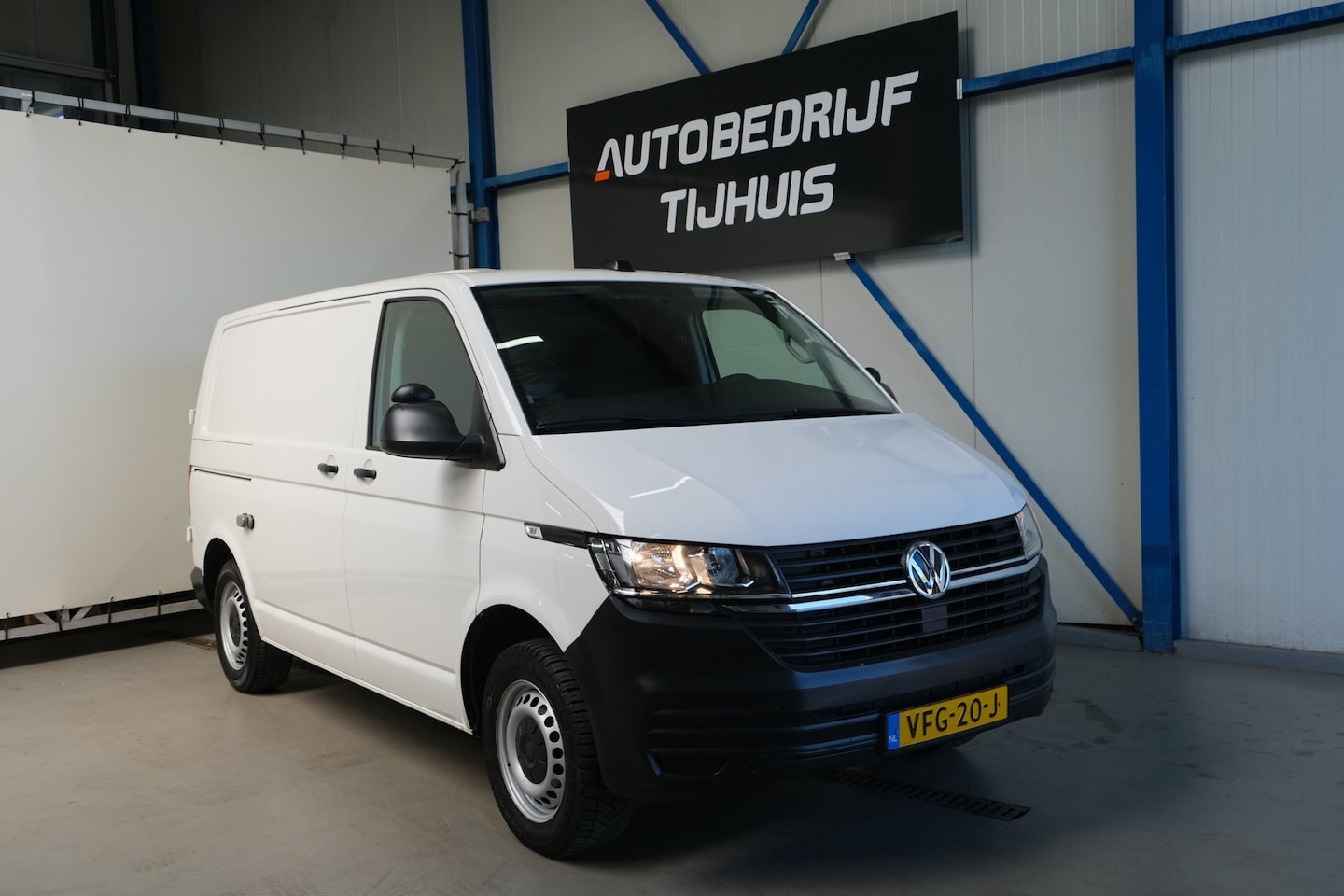 Volkswagen Transporter - 2.0 TDI L1H1 30 Comfortline + Kasten Inrichting - AutoWereld.nl