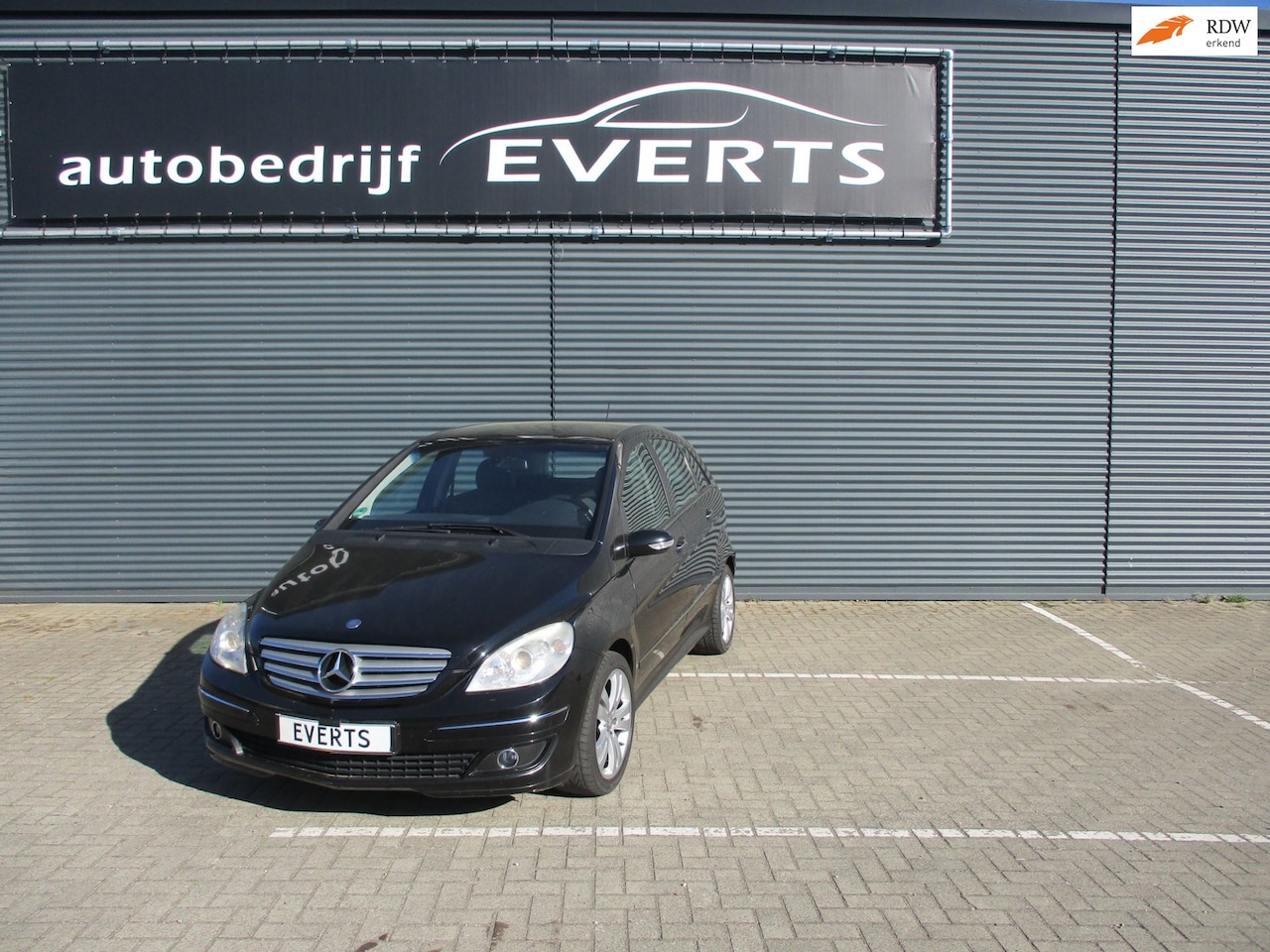 Mercedes-Benz B-klasse - 200 benzine scherpe meeneem prijs heeft rechts iets schade zie foto rijd normaal - AutoWereld.nl