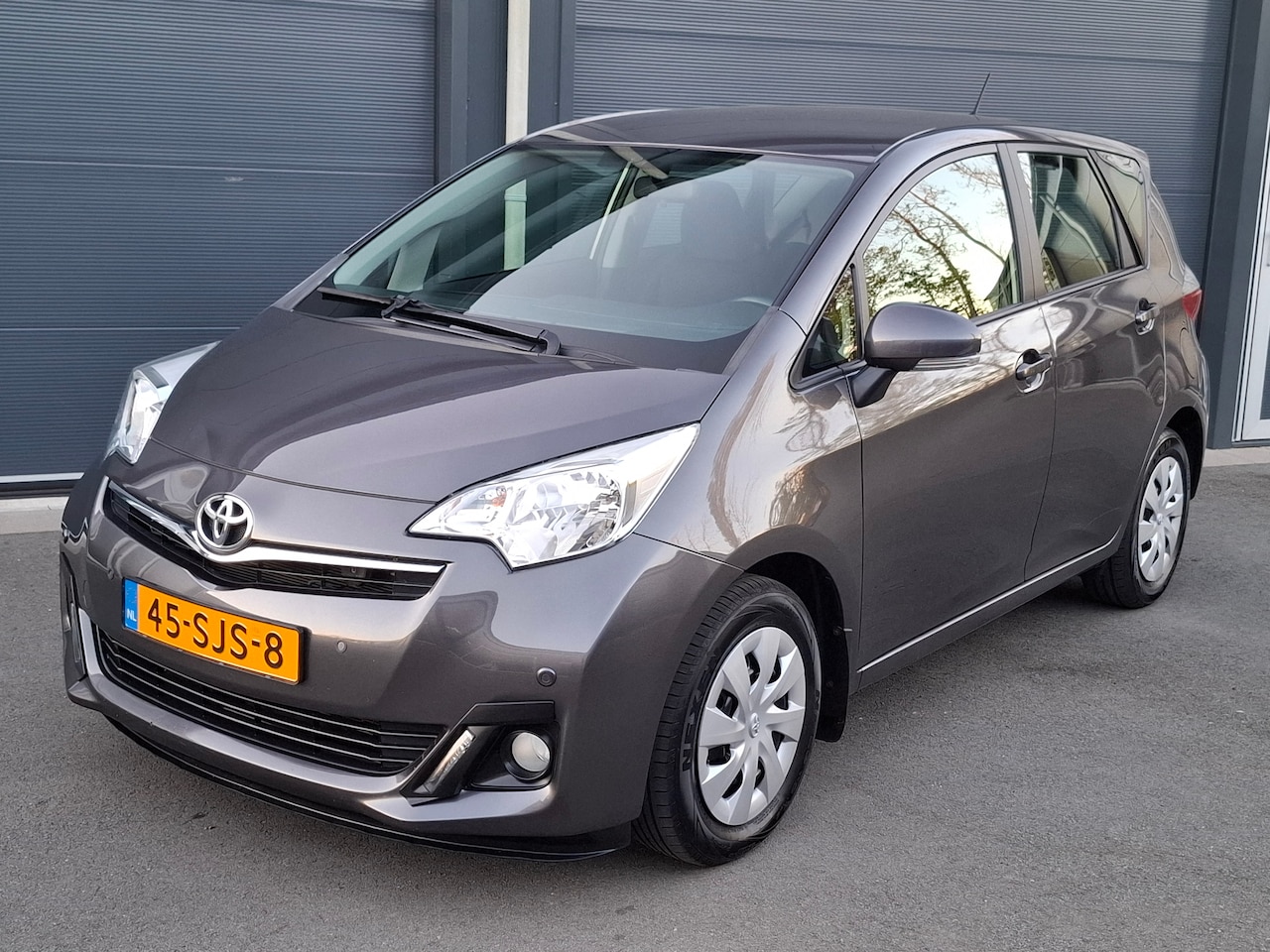 Toyota Verso S - 1.3 VVT-i Aspiration - AutoWereld.nl