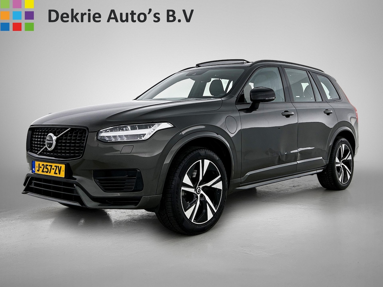 Volvo XC90 - 2.0 T8 AWD R-Design Panoramadak / Trekhaak / Leder-sport / Pdc+Camera / Xenon / 7Pers. / A - AutoWereld.nl