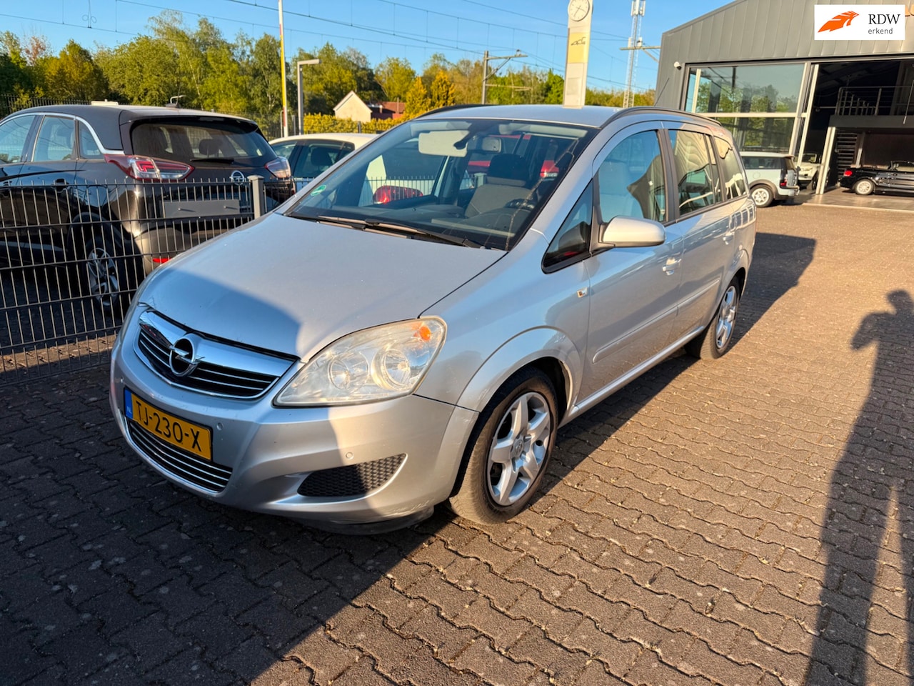 Opel Zafira - 1.6 Essentia airco EXPORT - AutoWereld.nl