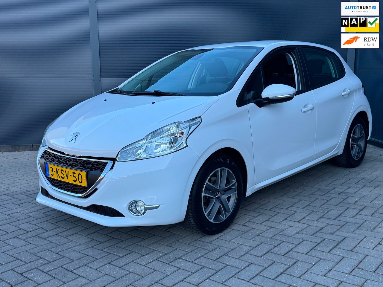 Peugeot 208 - 1.2 VTi Envy / Navi / Nap / Pdc - AutoWereld.nl