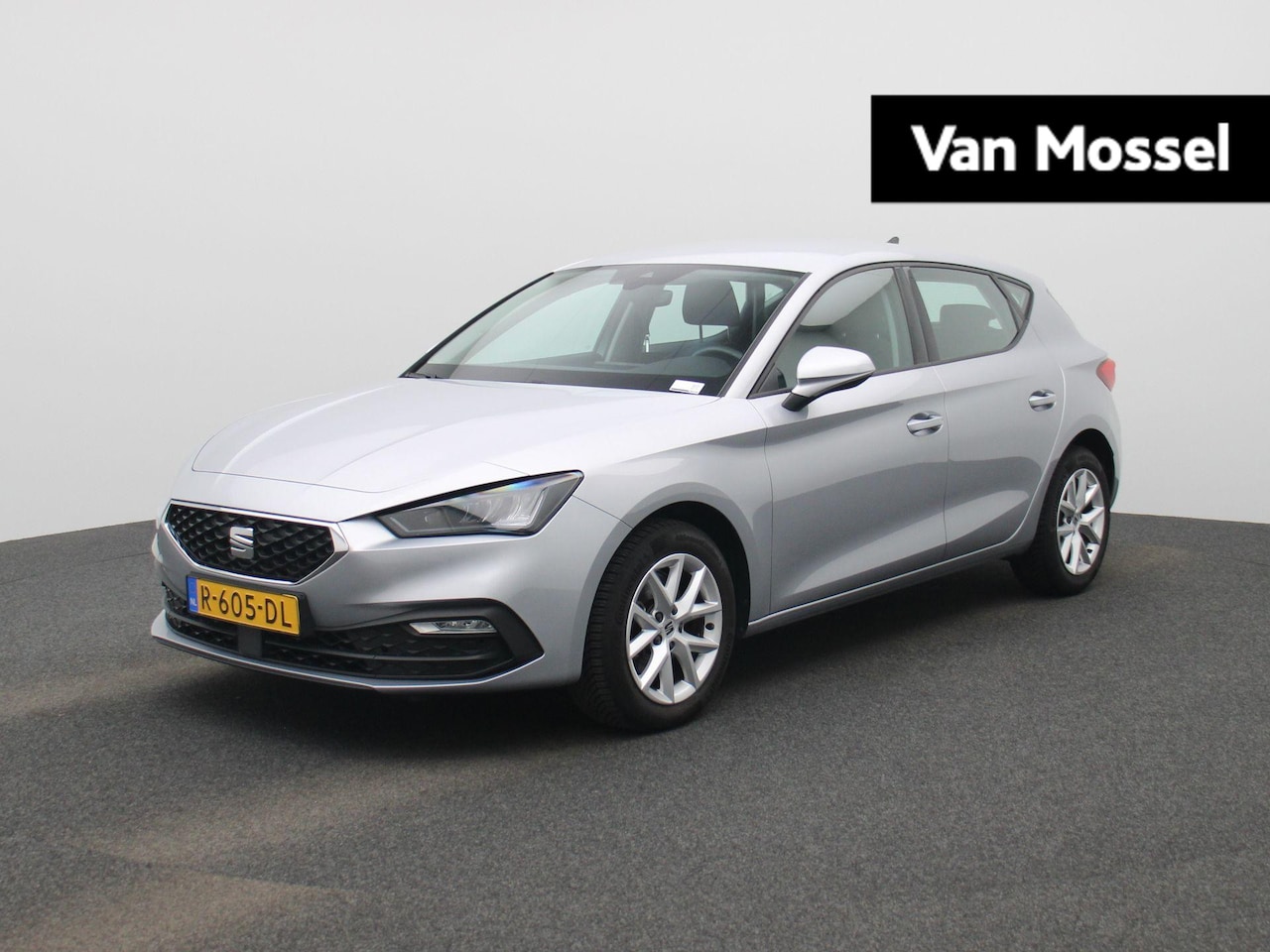 SEAT Leon Sportstourer - 1.0 TSI Reference Metallic lak | Lichtmetalen velgen | Apple Carplay | Airco - AutoWereld.nl