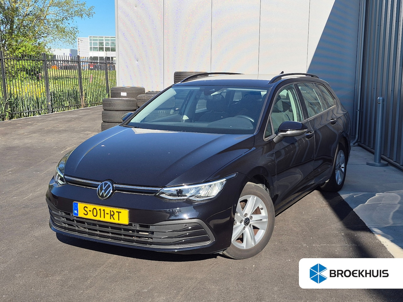 Volkswagen Golf Variant - 1.0 eTSI Life 110Pk DSG/AUTO | Achteruitrijcamera | Navigatie | Parkeer assist | Keyless | - AutoWereld.nl