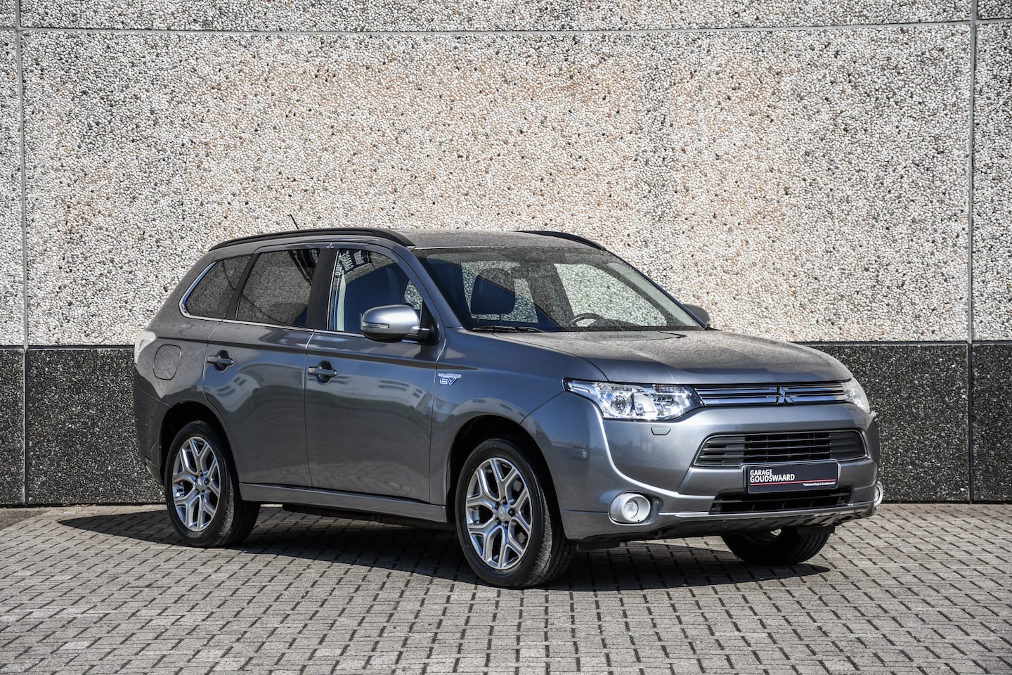 Mitsubishi Outlander - 2.0 PHEV instyle 2.0 PHEV Instyle - AutoWereld.nl