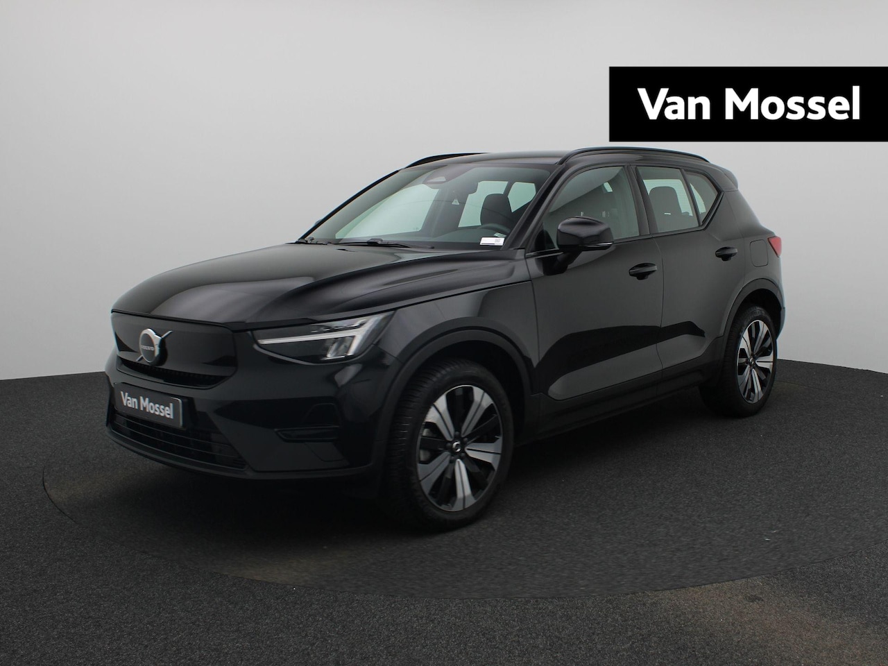 Volvo XC40 - Recharge Core 232PK | Allseason-banden | Grootlicht-assistent |  Achteruitrijcamera + park - AutoWereld.nl