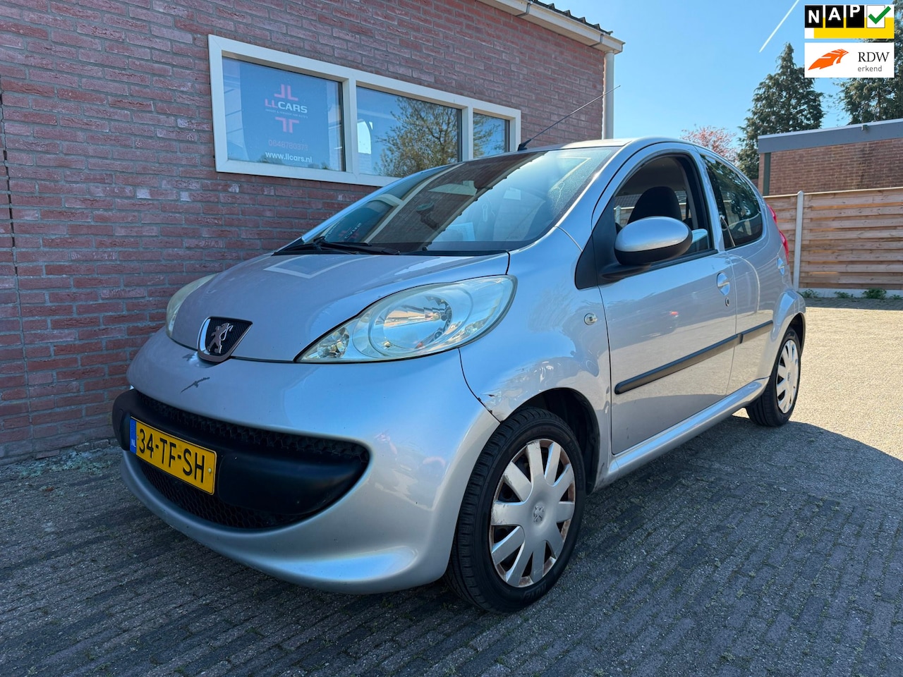 Peugeot 107 - 1.0-12V XS APK 25-5-2027 CD aux 5 deurs elektrisch pakket - AutoWereld.nl