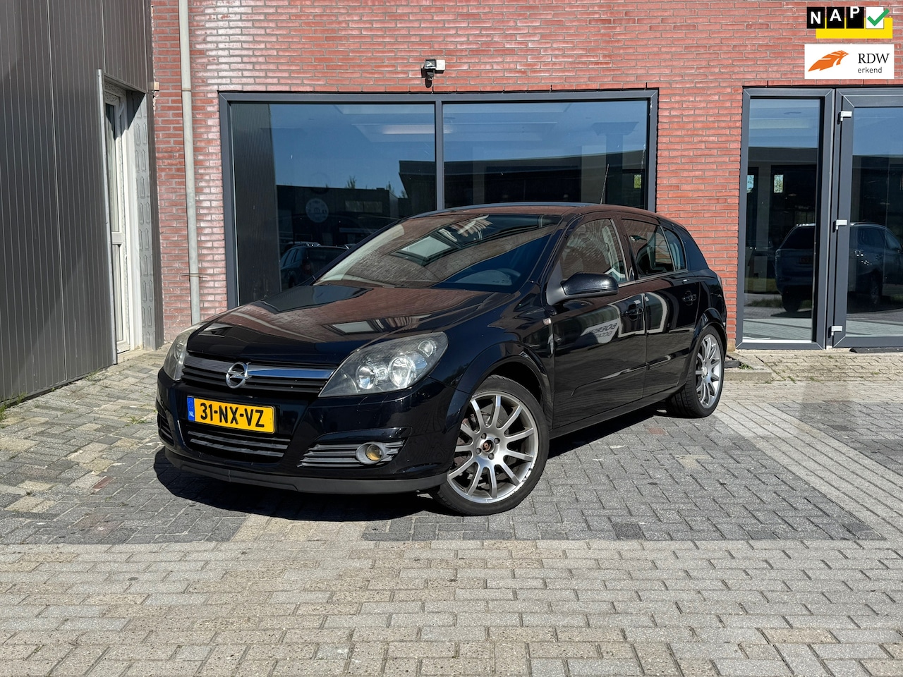 Opel Astra - 1.6 Cosmo | NWE APK | Cruise | Clima | 1/2 Leer | - AutoWereld.nl