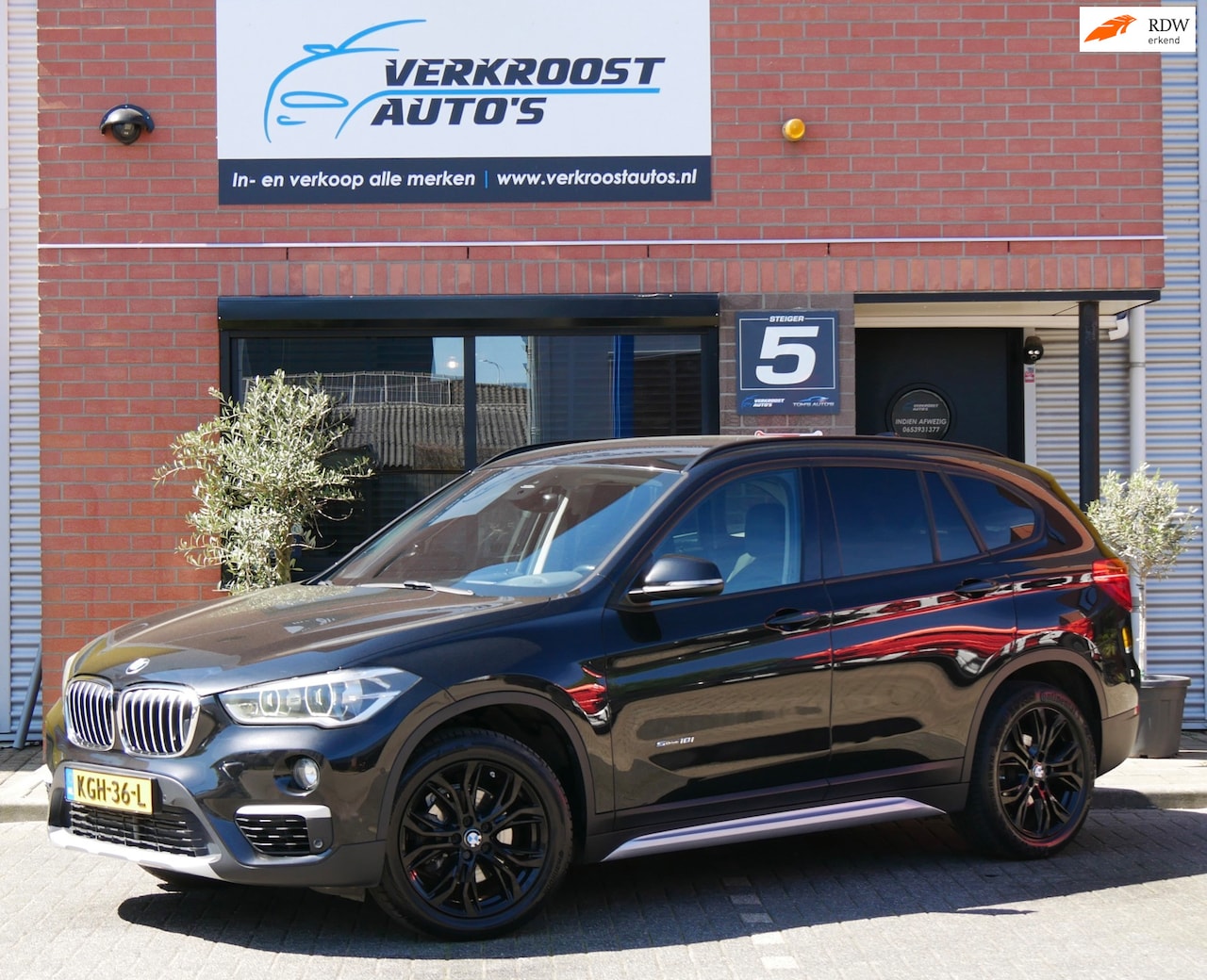 BMW X1 - SDrive18i Executive. leder. navi. stoelverw. - AutoWereld.nl