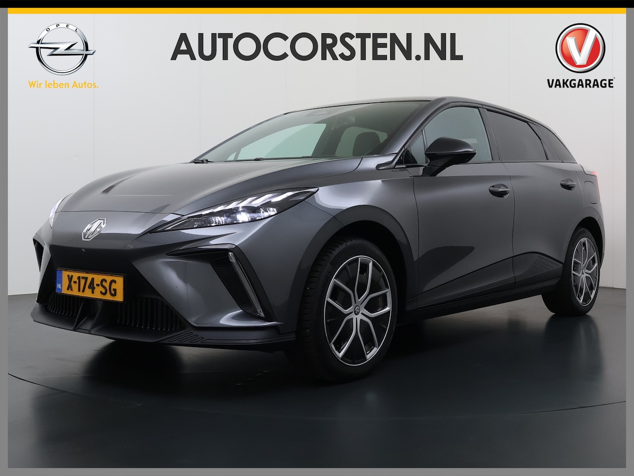 MG MG4 Electric - Trophy Extended Range 77kWh Warmtepomp Trekhaak SOH 95% Adap.Cruise Navi 360°Camera Apple - AutoWereld.nl