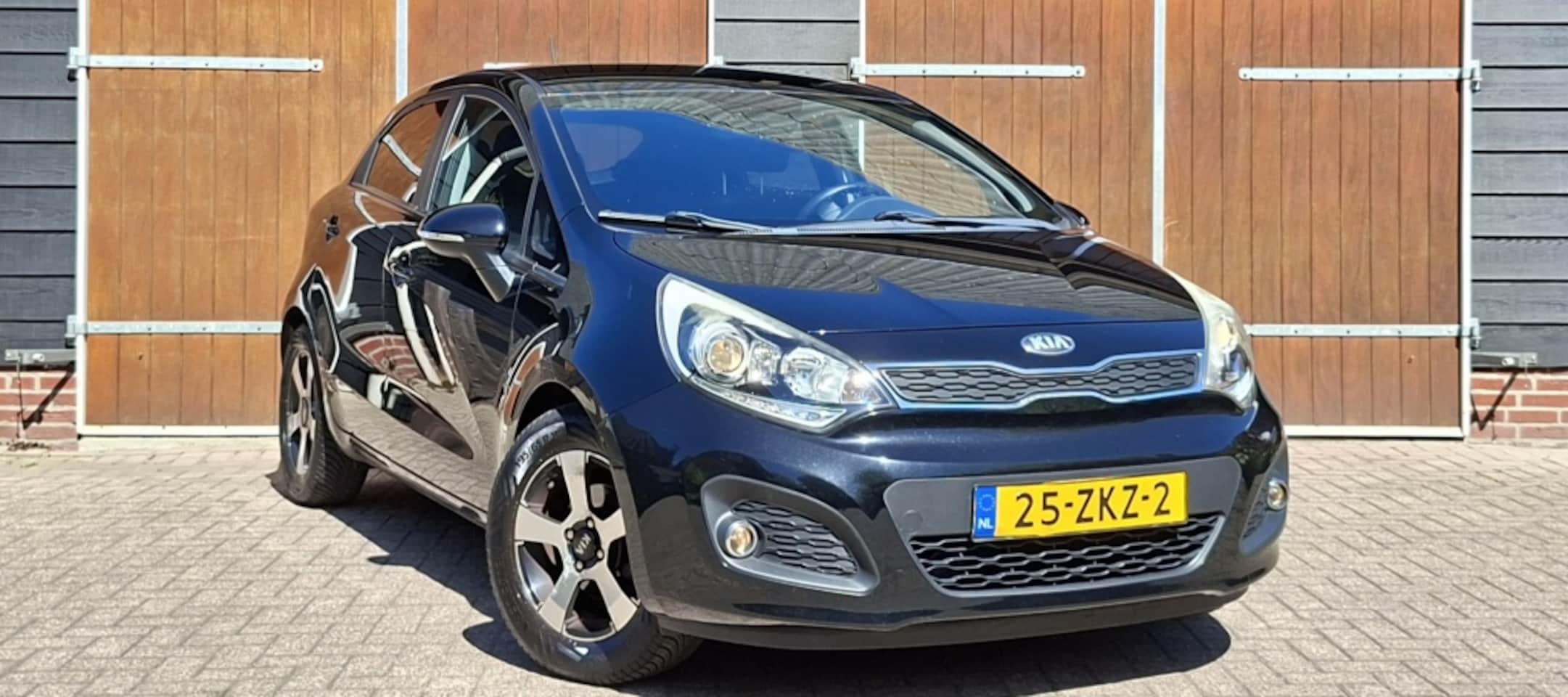 Kia Rio - 1.2 CVVT Design Ed. | Bluetooth | NAP | All seasonbanden | Stoel - AutoWereld.nl