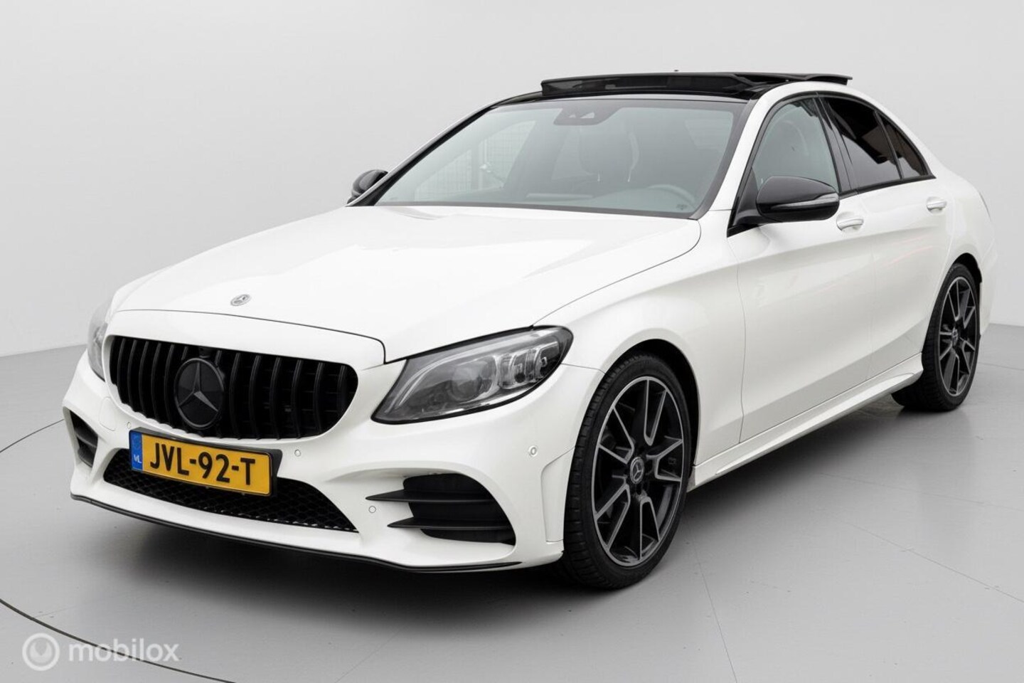 Mercedes-Benz C-klasse - 180 CGI AMG Line Camera|Navi|Pano - AutoWereld.nl