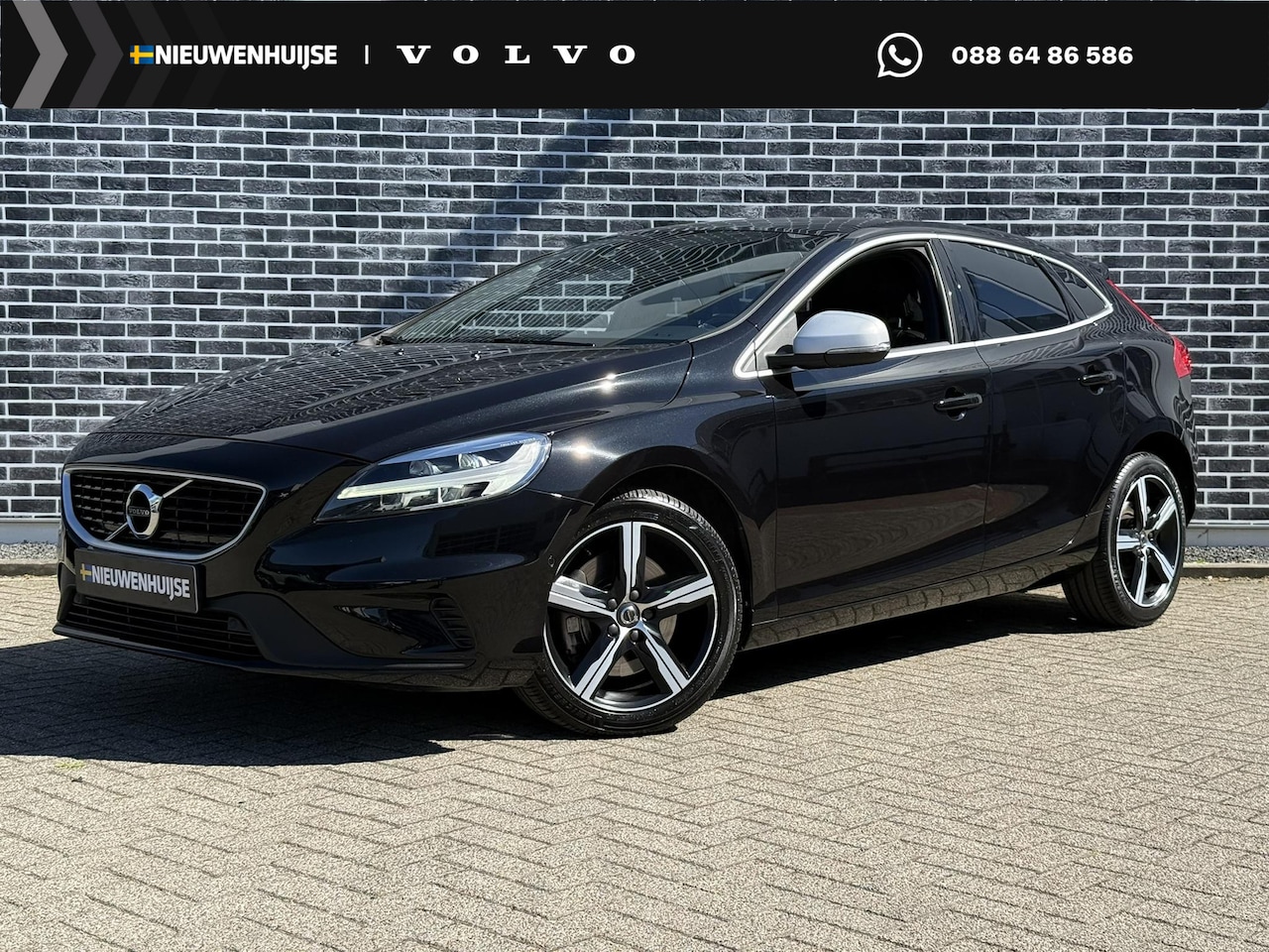 Volvo V40 - 1.5 T3 Polar+ Sport | Panoramadak | Achteruitrijcamera | Navigatie | Premium Audio | Parke - AutoWereld.nl