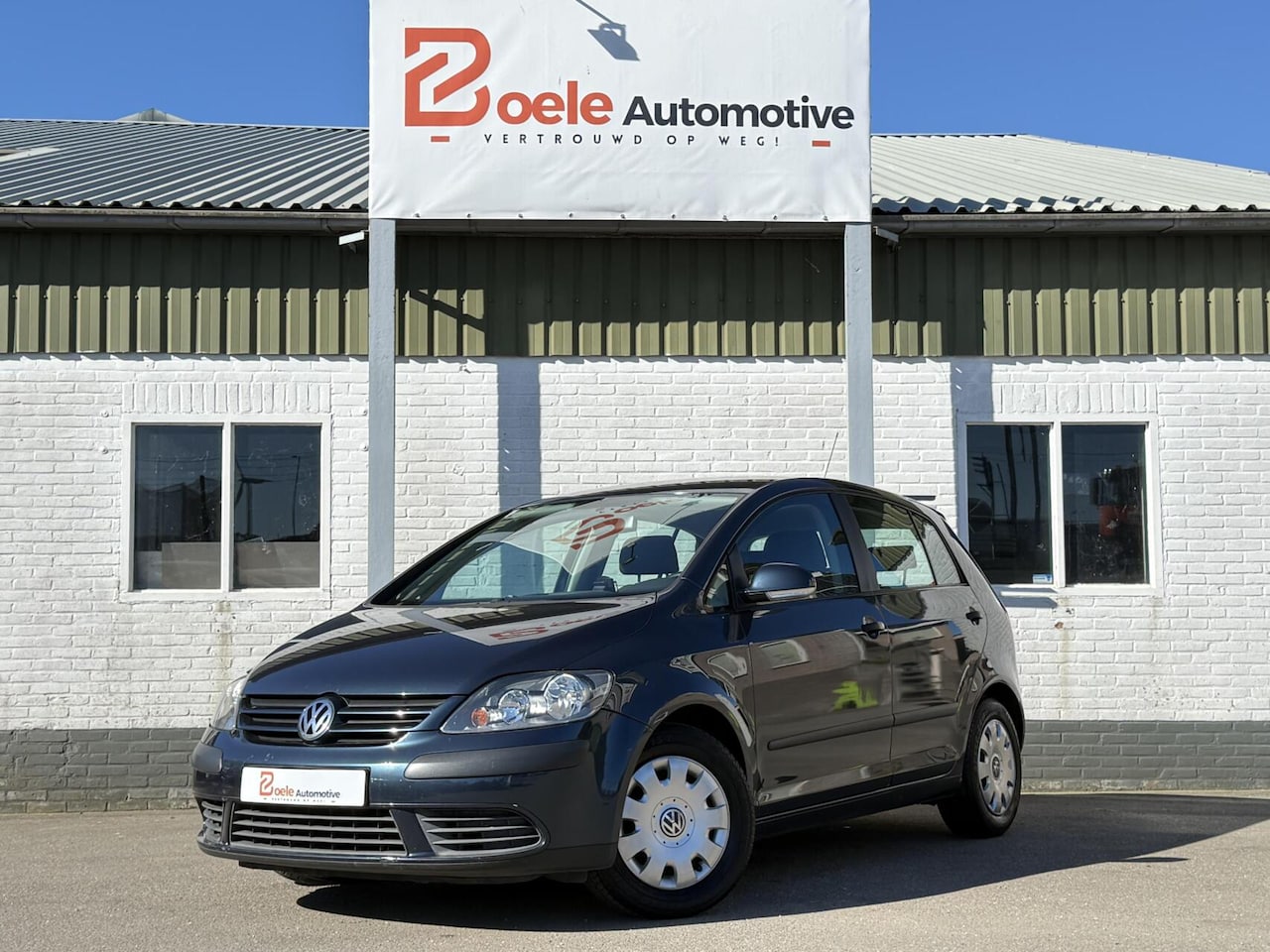 Volkswagen Golf - 1.6 FSI Sportline Automaat / Airco / Cruise / Trekhaak - AutoWereld.nl