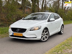 Volvo V40 - 1.6 D2 Kinetic | Cruise + Navi