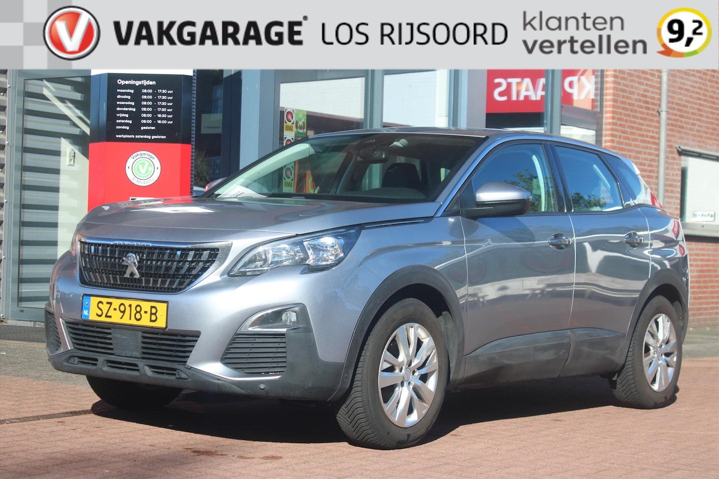 Peugeot 3008 - 1.2 PureTech *Active* | Carplay | Camera | Cruise & Climate Control | PDC | Stoelverwarmin - AutoWereld.nl